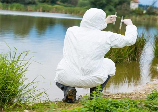 1756953936414366.jpeg 水質(zhì)檢測(cè)戶外.jpeg